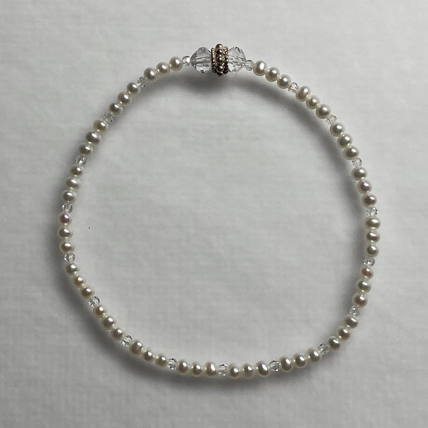 Arpaia white baby cultured freshwater pearl stretch bracelet with Swarovski crystal beads  - 7/25" length