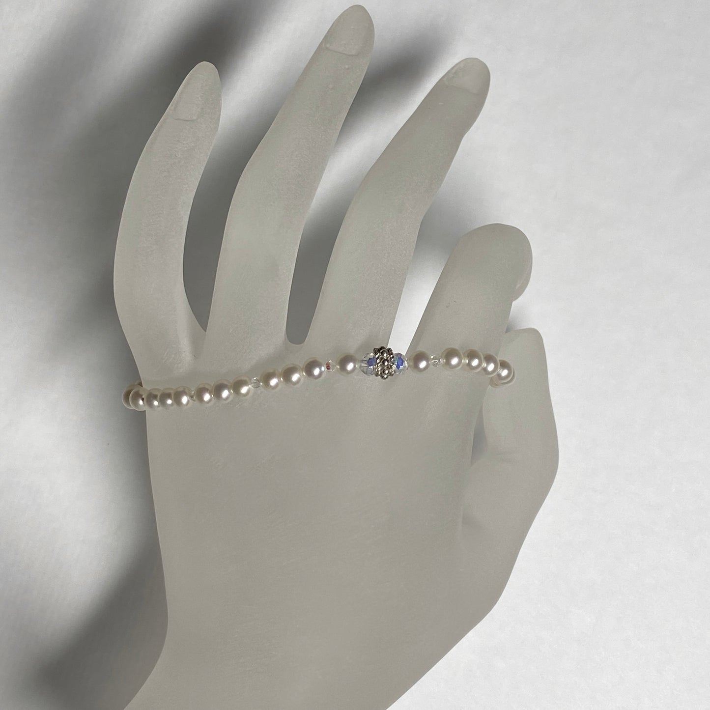 Arpaia 7.25" stretch bracelet with white round cultured pearls & Swarovski round crystal beads