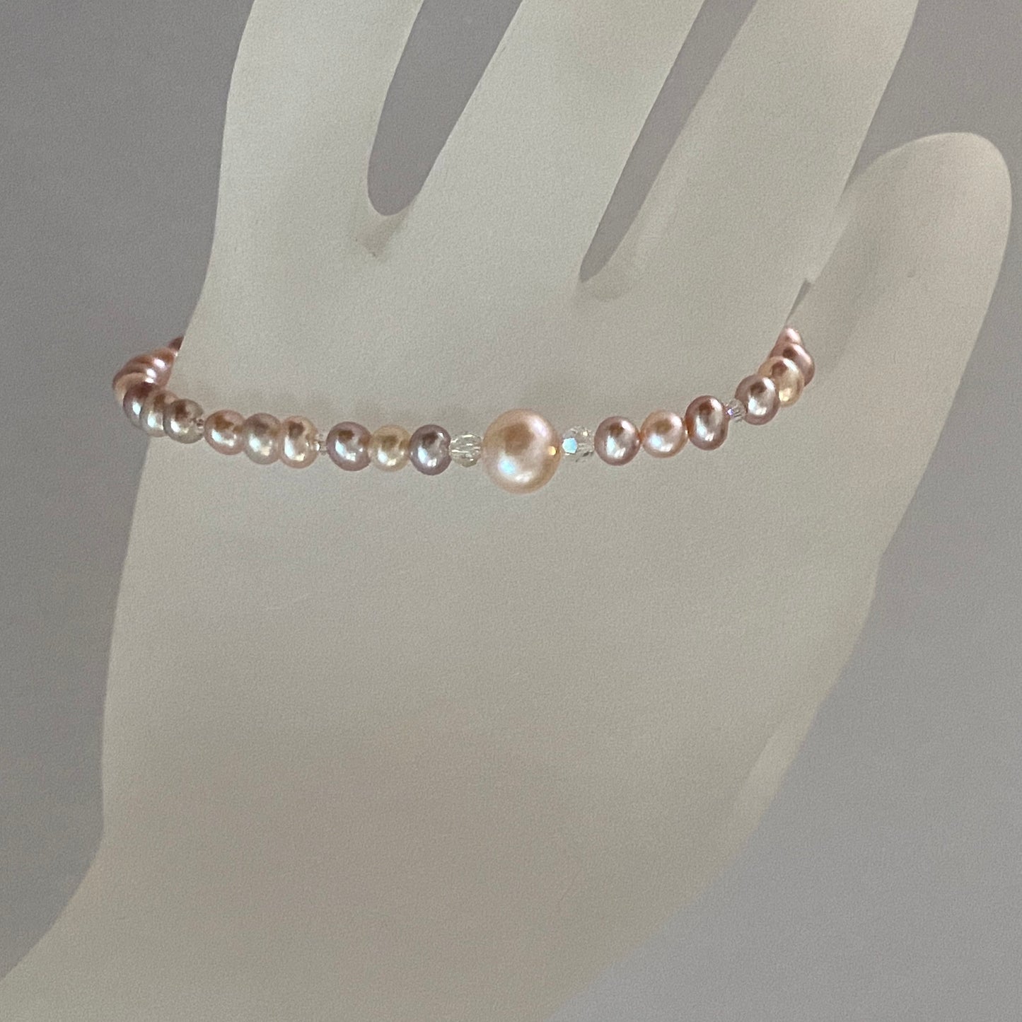 Arpaia Jewelry 7" natural pastel color cultured freshwater pearl & Swarovski crystal stretch bracelet