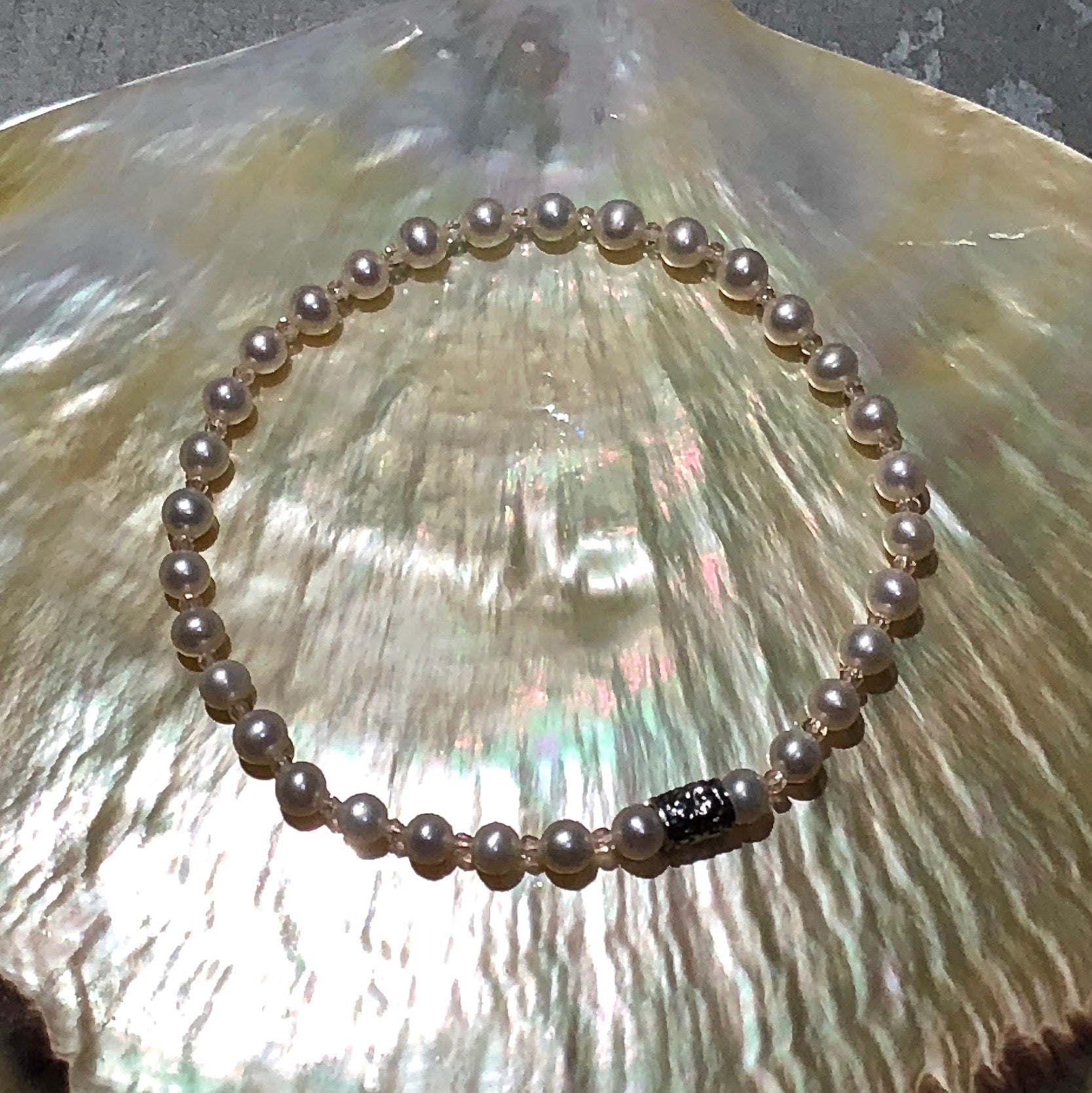 Arpaia 4-4.5mm gemmy cultured pearl stretch bracelet