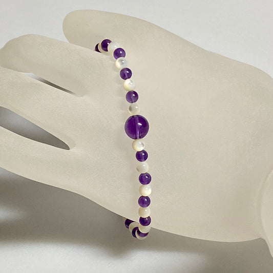 7-7/8" stretch Bracelet with Amethyst and Mother of Pearl Gemstone Beads