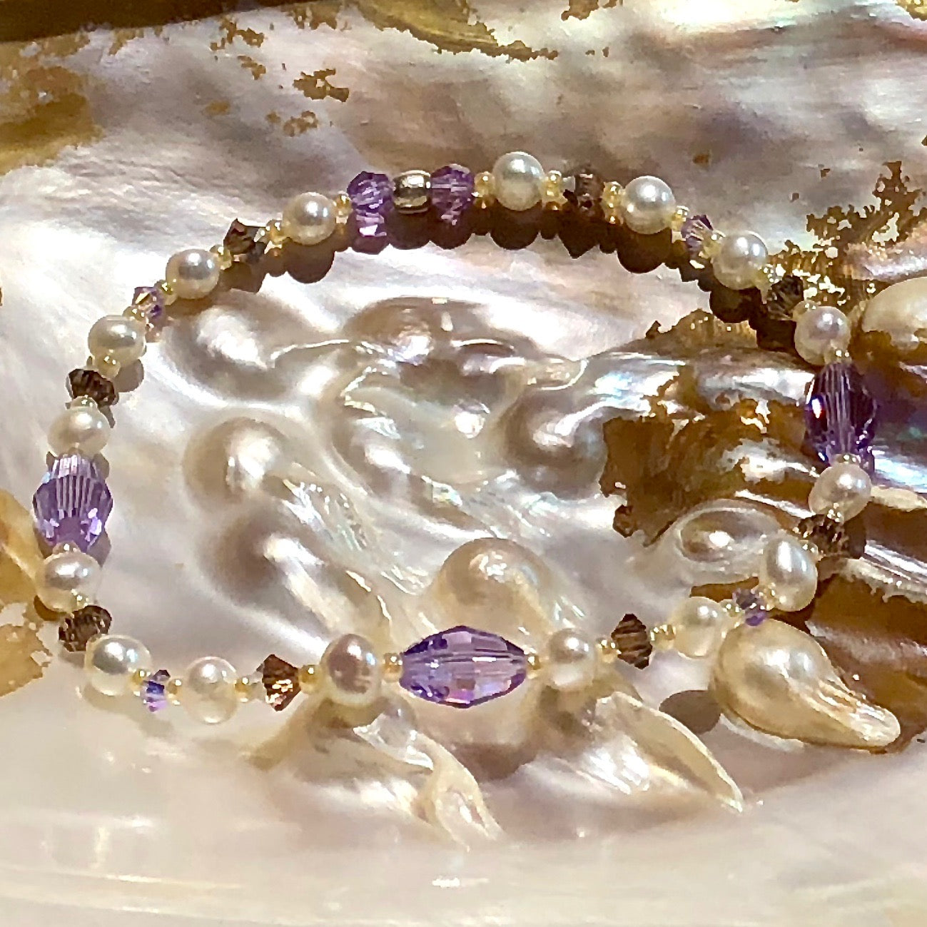 Arpaia pearl, glass & crystal stretch bracelet
